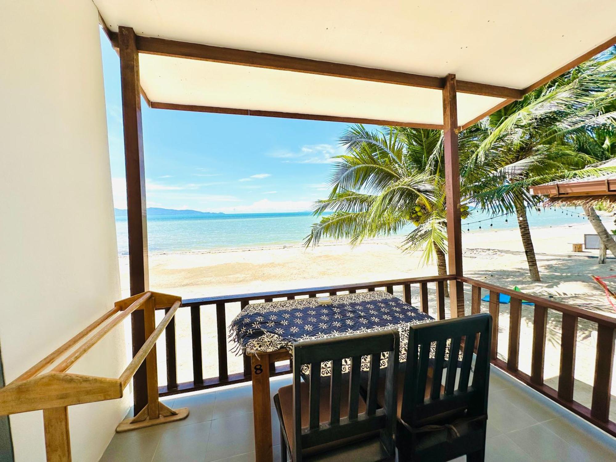 The Scenery Beach Resort Baan Khai Екстериор снимка