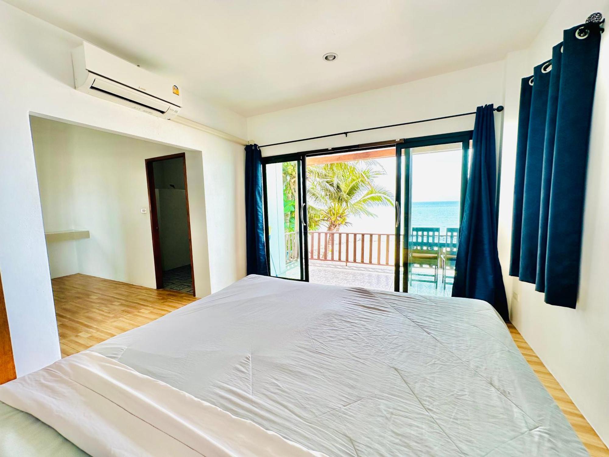 The Scenery Beach Resort Baan Khai Екстериор снимка