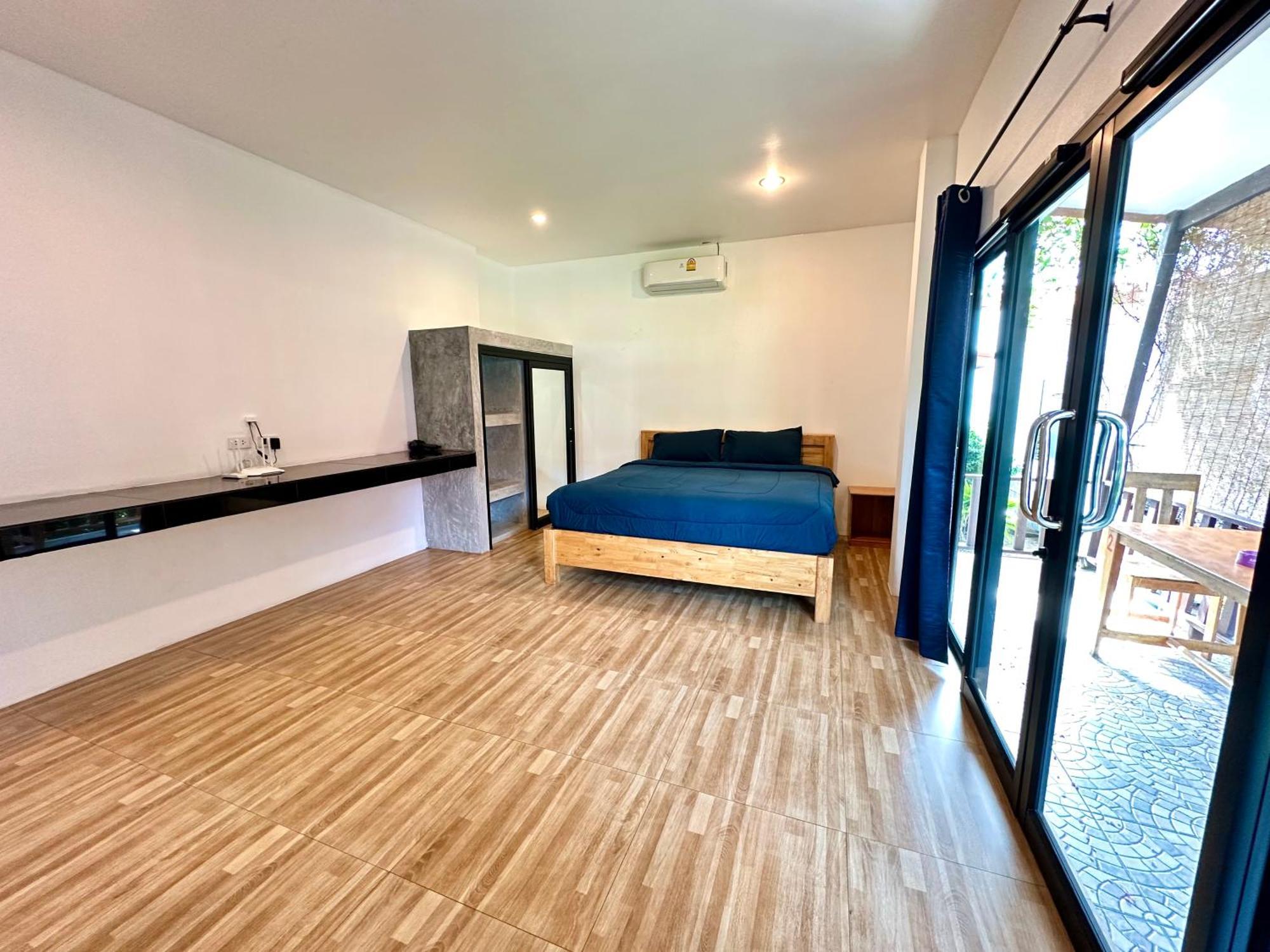 The Scenery Beach Resort Baan Khai Екстериор снимка