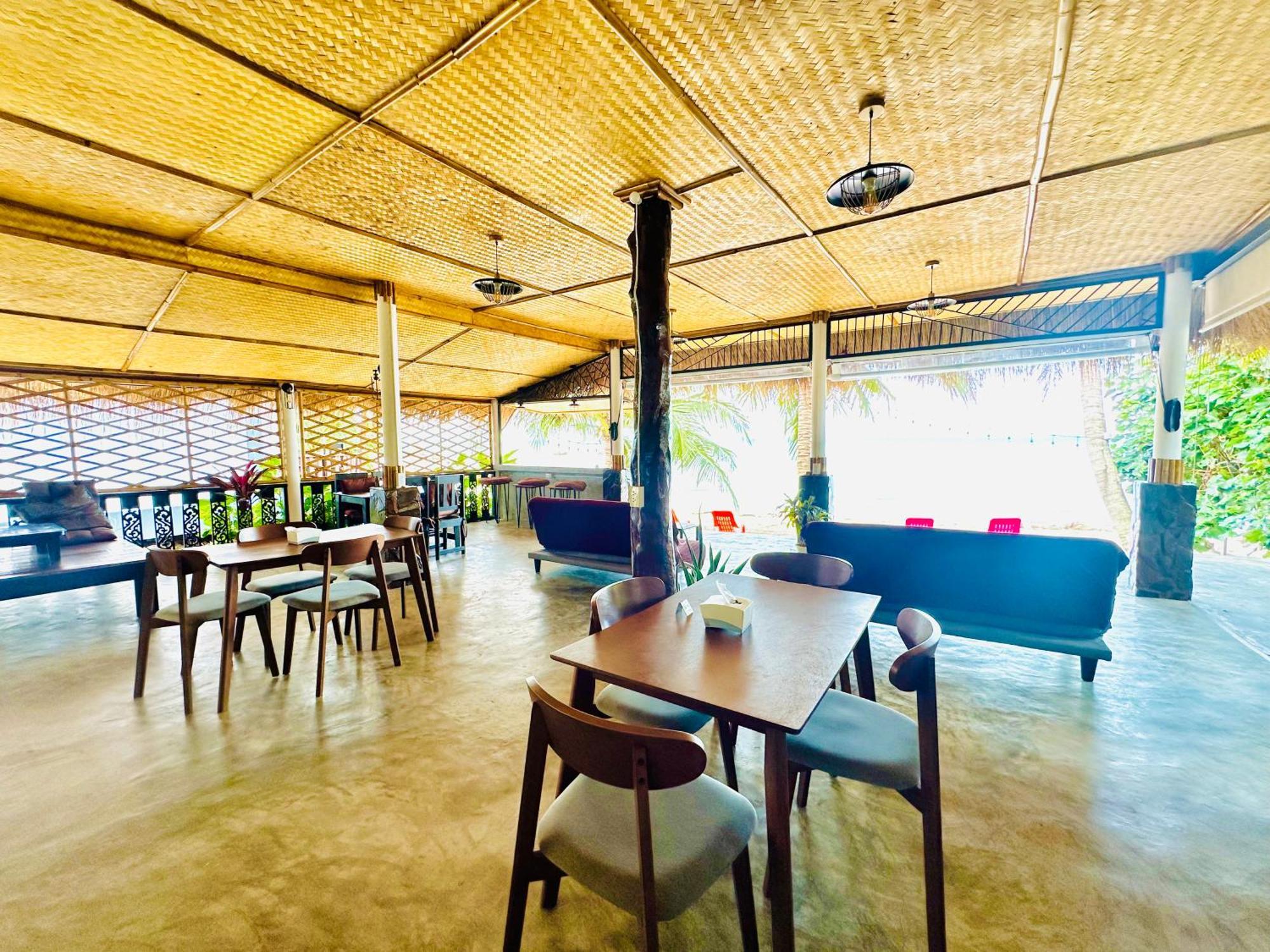 The Scenery Beach Resort Baan Khai Екстериор снимка
